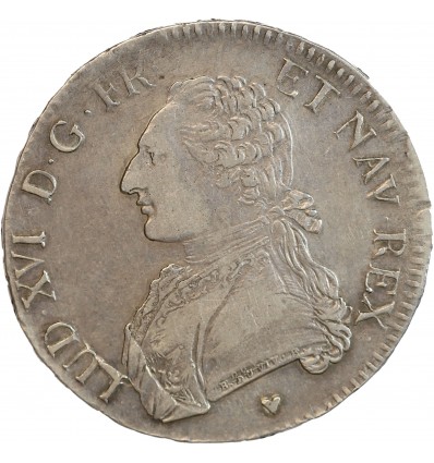 Buste de Louis XVI à gauche en habit de cour, les cheveux noués par un ruban