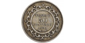 Avers : TUNISIE / 50 / CENTIMES / date dans un cerle d'entrelacs et d'étoiles