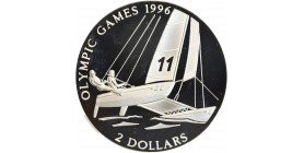 Revers : deux personnages sur un catamaran