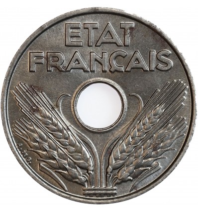 Avers : ETAT / FRANCAIS en deux lignes au-dessus d'un trou central