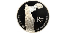 Avers : la statue de la Victoire de Samothrace