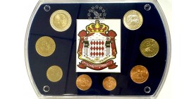 Série complète de de Monaco contenant 8 pièces de 1 cent à  2 euros millésime 2001 en qualité UNC dans un coffret
